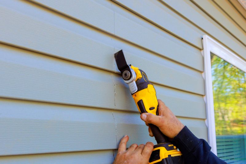 Fixing Cracks in Vinyl Siding
